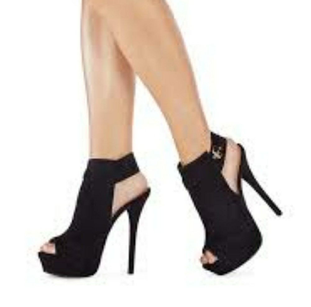 JustFab 7.5 Black heels